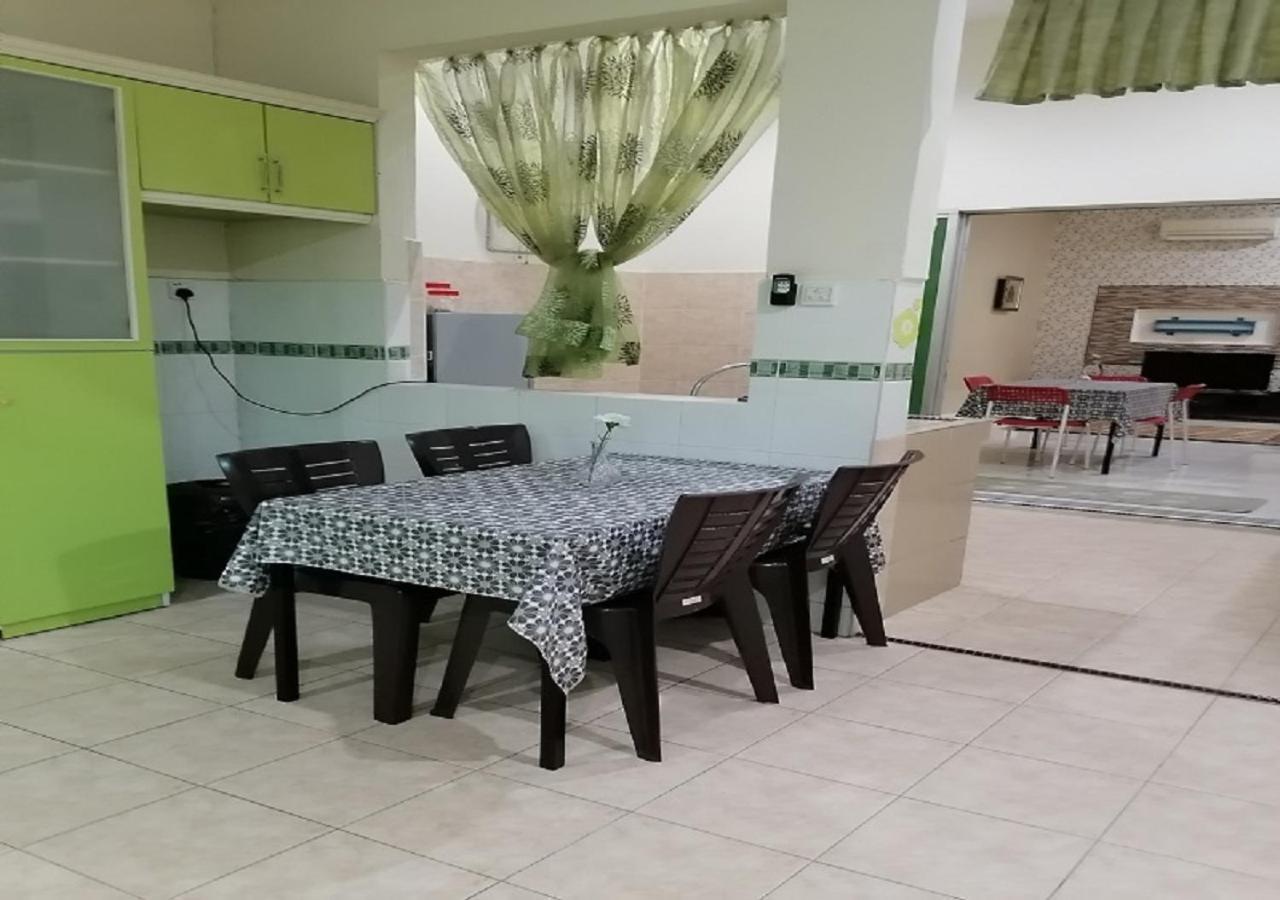 Bukit Baru Homestay Malacca エクステリア 写真