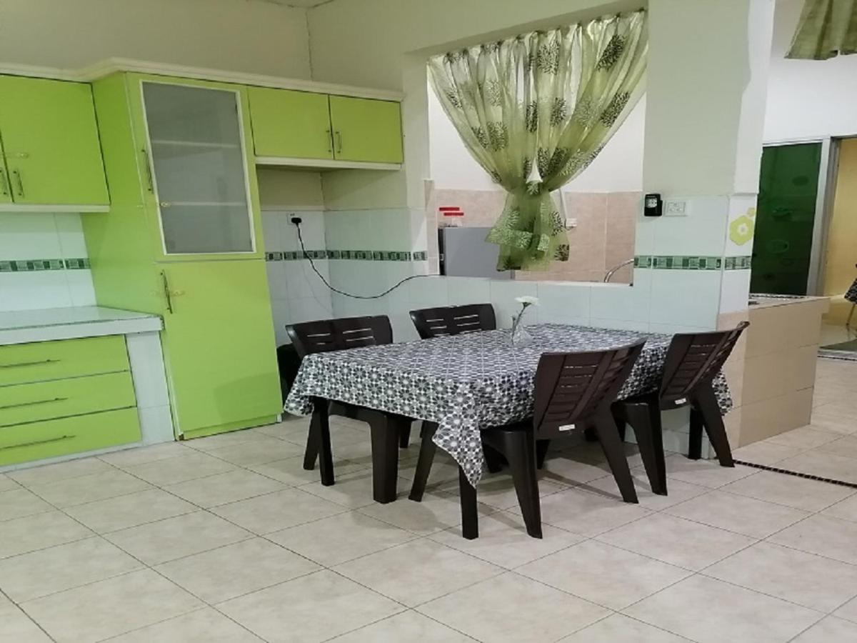 Bukit Baru Homestay Malacca エクステリア 写真